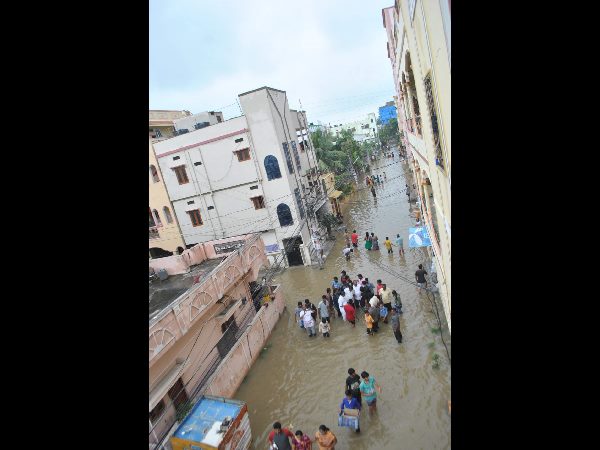 ఆదాయానికి గండి