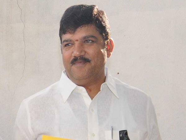 ధూళిపాళ్లకు అవకాశం ఉంటుందా...