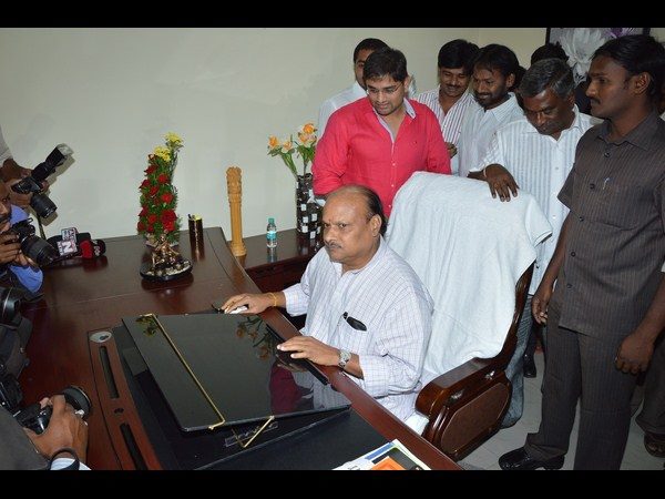  రెండు భవనాల్లో ఇంటర్నెట్‌ సౌకర్యం పూర్తి