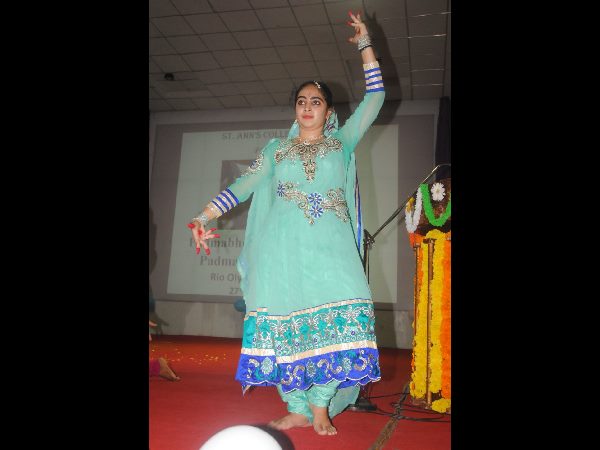 ఆకట్టుకున్న ప్రదర్శనలు