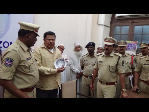 అన్సారీ ఆగడాలు ఇలా..