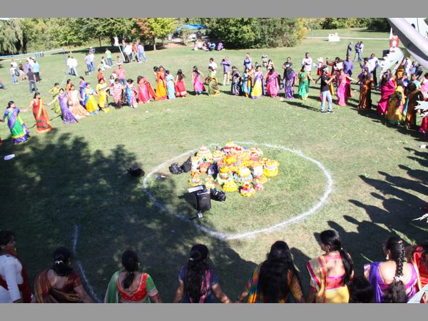 ఉత్సాహంగా మహిళలు