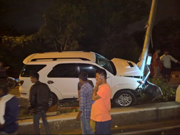 Is Mokshagna drives Balakrishna's accidents car?