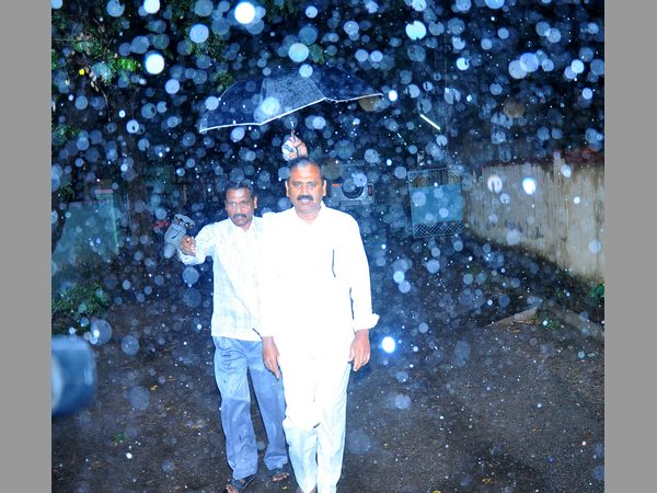 Tension in front of guntur cid office over bhumana investigation