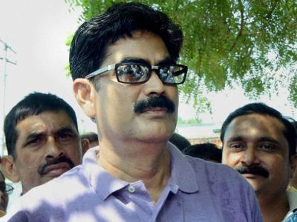RJD leader Shahabuddin surrenders after Supreme Court cancels his bail RJD leader Shahabuddin surrenders after Supreme Court cancels his bail