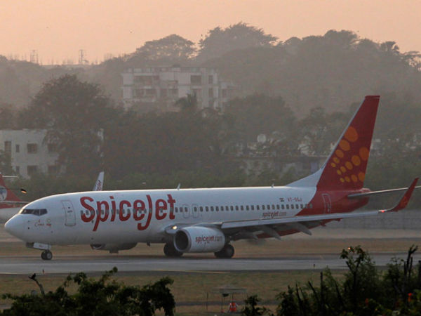 SpiceJet plane skids off runway at Tirupati airport, all passengers safe SpiceJet plane skids off runway at Tirupati airport, all passengers safe