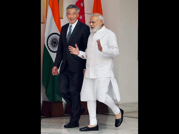  PM Narendra Modi meets Singapore PM Lee Hsien Loong