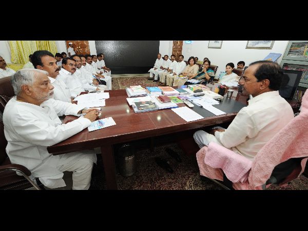 రాజకీయ కారణాలు వద్దు