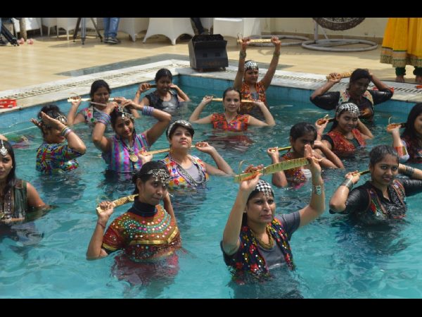 ఉల్లాసంగా