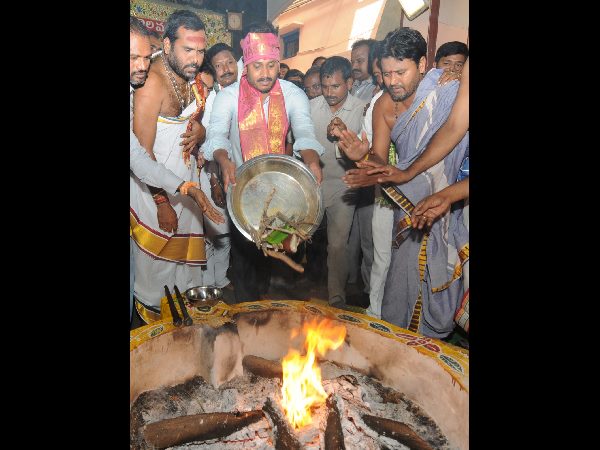 విజయదశమి శుభాకాంక్షలు