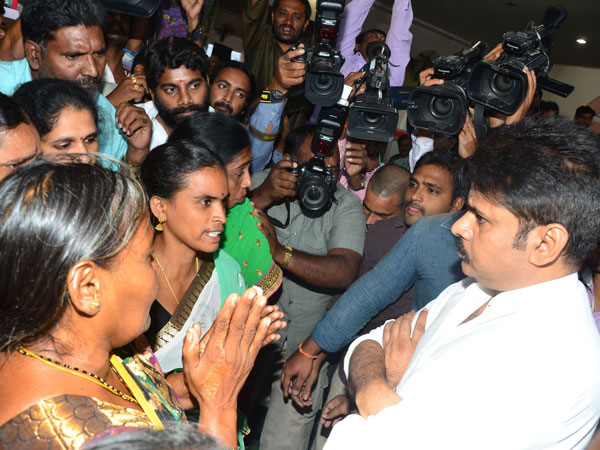 వద్దంటున్నా ఇదేం పద్ధతి?