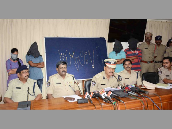 మీడియా సమావేశం