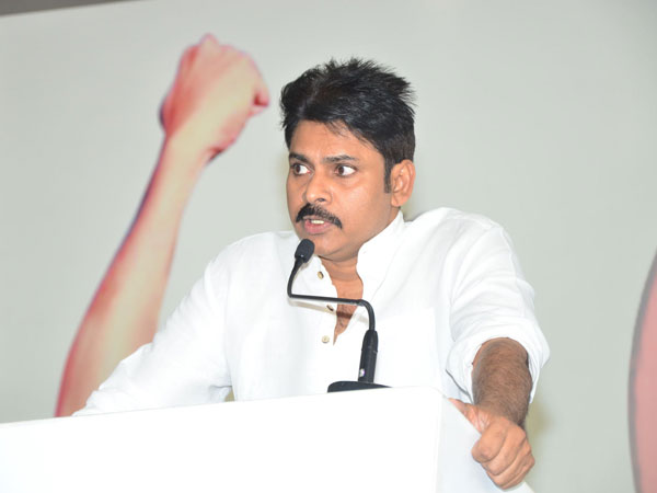 పవన్ కల్యాణ్ ఆలా చేయకూడదు....