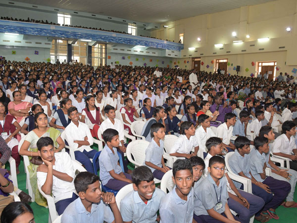 విద్యార్థులు