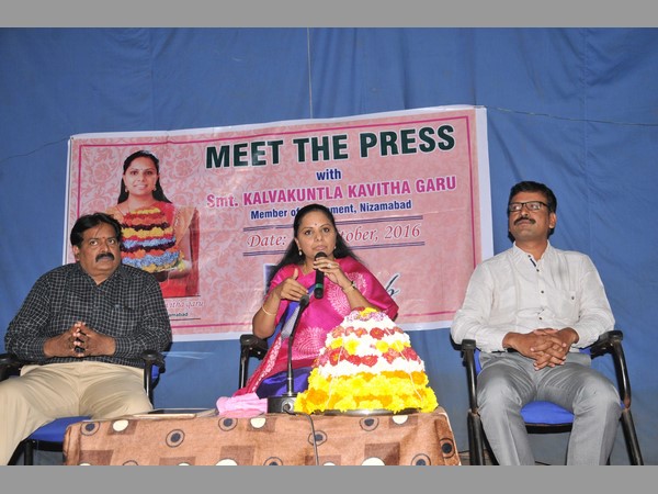 జానారెడ్డిపై కవిత విసుర్లు