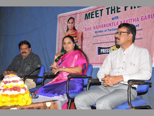 కాలిఫోర్నియాలో బతుకమ్మ అలా...