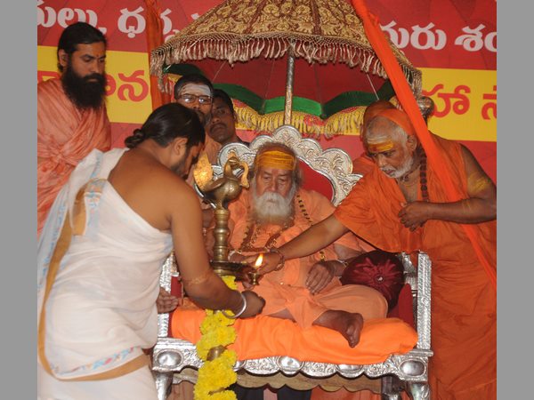 సాయిపై ఆపని స్వరూపానంద