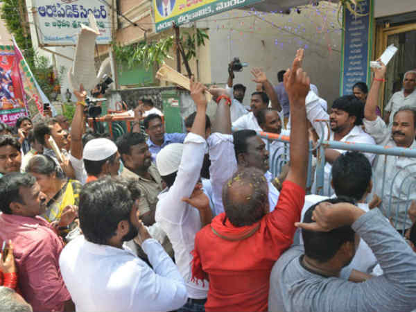  vijayawada bjp unit meeting against state president kambhampati haribabu