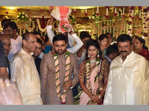 గవర్నర్ నర్సింహన్ హాజరు