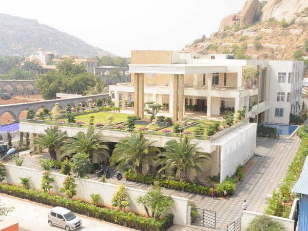 చాల సంతోషంగా ఉంది: గాలి