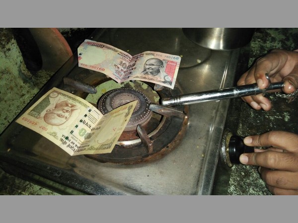 కాల్చేస్తున్నారే..