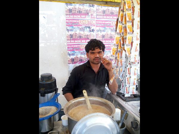 కర్ణ ( టీ షాపు యజమాని) : 