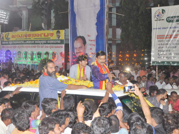 అపూర్వ స్వాగతం