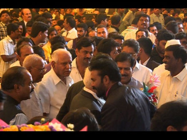 యడ్యూరప్ప సందడి