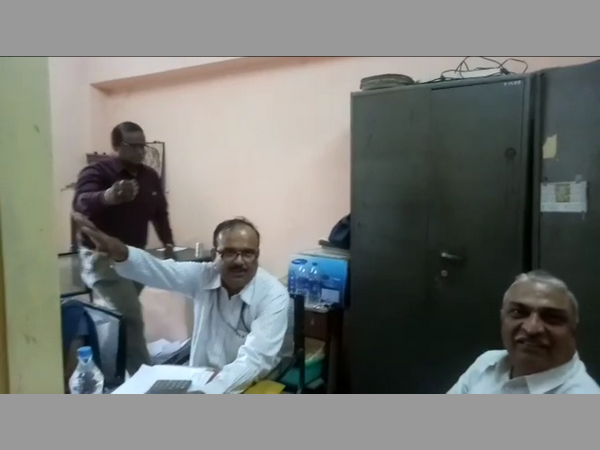 నాలుగు పోస్టాఫీసుల్లో