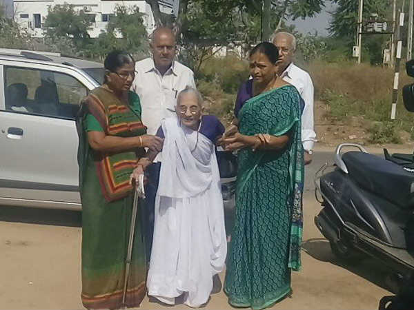  Demonetisation: PM Modi's mother exchanges currency for Rs 4,500