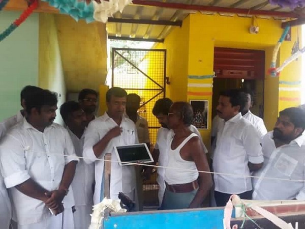 Ipad in hands, AIADMK goes hi-tech canvassing in Tamil Nadu