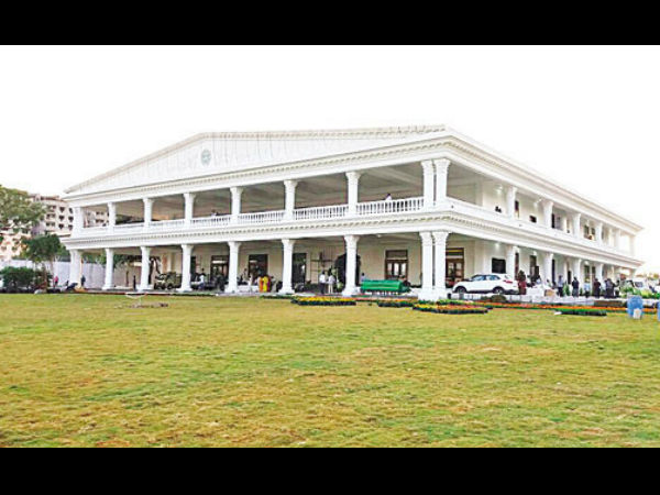 CM KCR enters new house