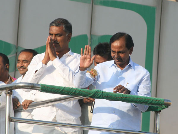 నగదు రహిత గ్రామానికి 10లక్షలు: