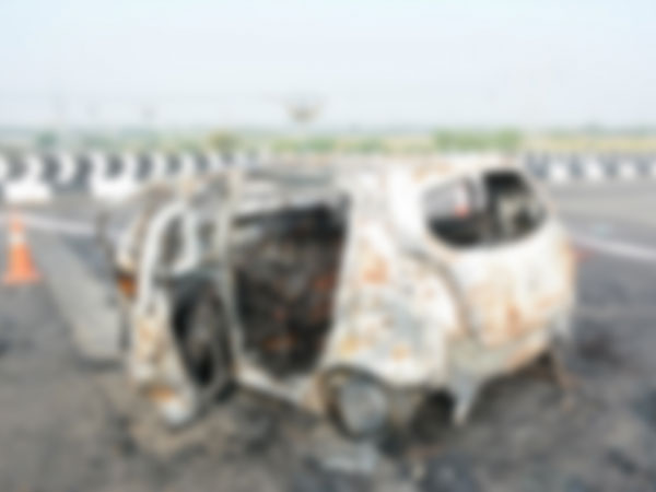 మంటల్లో చిక్కుకుని
