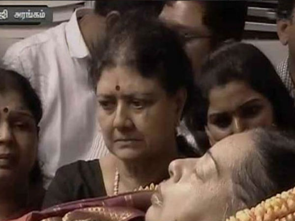 జయ ప్రియసఖి శశికళ ఏం చేస్తారు...