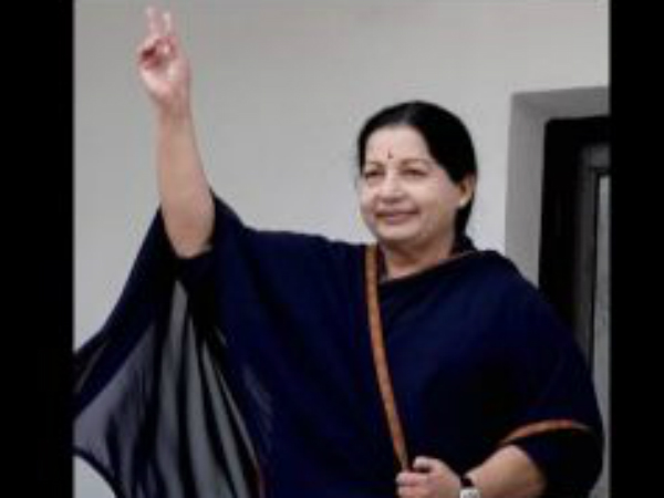 నన్ను శశికళ అవమానించారు.