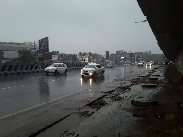 స్కూల్స్ కు సెలవు: