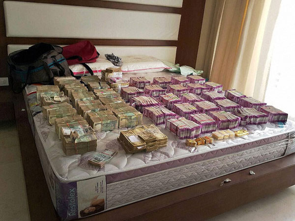 అధికారులను ముందే హెచ్చరించారు... అధికారులను ముందే హెచ్చరించారు...