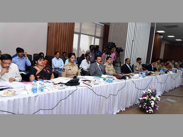 ప్రైవేట్ ఆస్పత్రుల కట్టడి