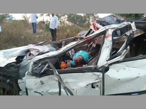 బెలూన్లు తెరుచుకున్నా..