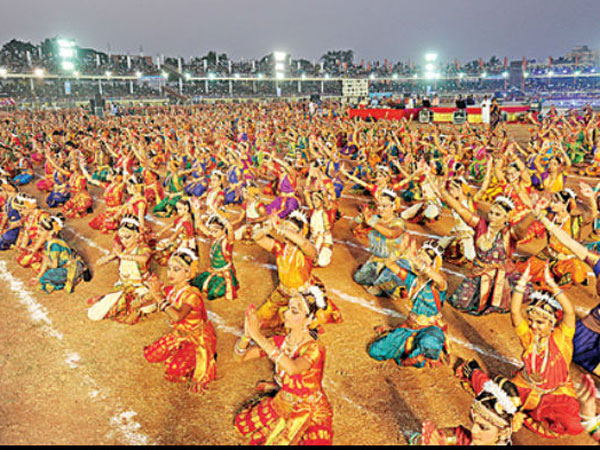 ప్రదర్శన అద్భుతం