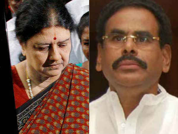 శశికళకు షాక్.. పన్నీరుకు మద్దతుగా.. శశికళకు షాక్.. పన్నీరుకు మద్దతుగా..