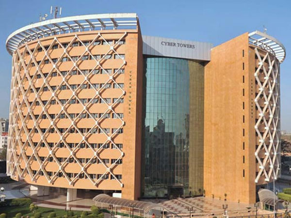 అరవై ఏళ్ల తర్వాత హైదరాబాద్‌ను వదిలేశాం