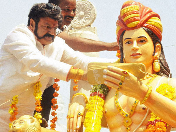 డబ్బులకు కొదువ లేదు