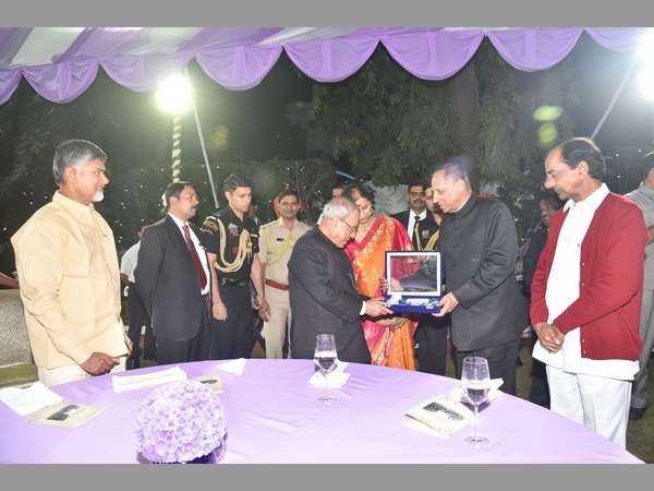  క్యాష్ లెస్ ట్రాన్సాక్షన్ కోసం ఏం చేస్తున్నారు