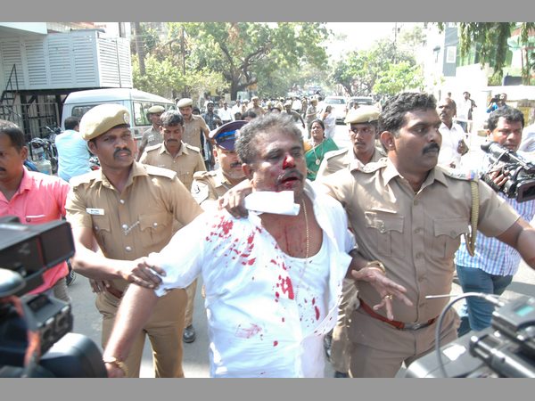 పార్టీ కార్యకర్తలు దాడి..