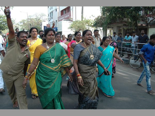 శశికళ పుష్ప తరఫున..