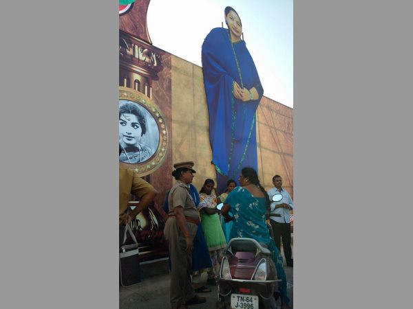 జయలలిత నిర్ణయాల వెనుక...