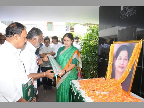 ఇప్పటి వరకు ఆమె గొంతు వినని తమిళ ప్రజలు!