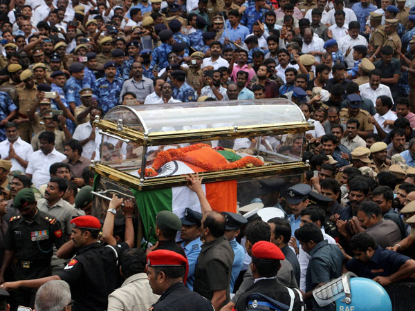 Jayalalithaa’s relatives re-perfom last rites as Hindu customs for her Moksha near Mandya in Karnataka